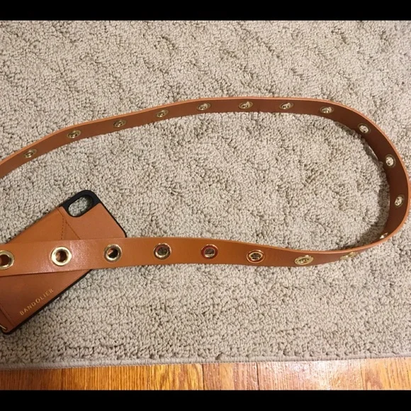 Crossbody iPhone holder - Picture 3 of 3